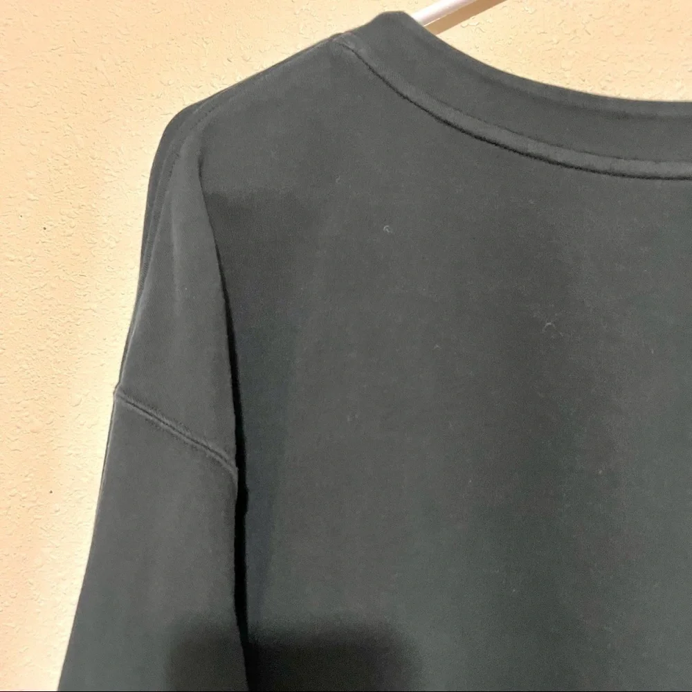 NIKE WOMENS LONG SLEEVE METALLIC LOGO BLACK CREW SWEATSHIRT Womens size XS